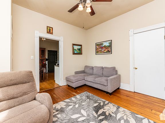 4th image of 1101 N Marshfield Ave APT 1R