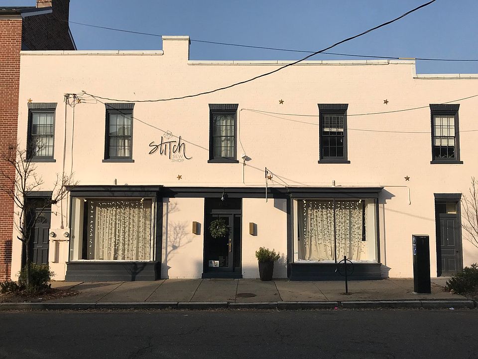 1st image of 104 N Fayette St