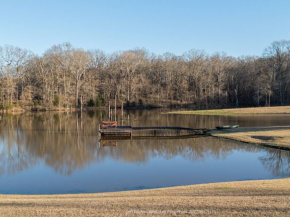 3rd image of 1883 Carsley Rd