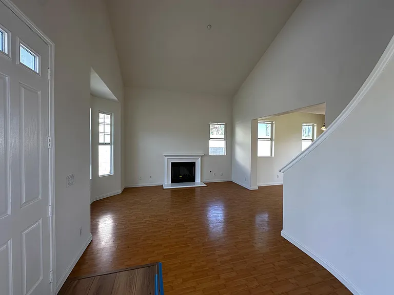 15841 Dianthus St — Photo 4