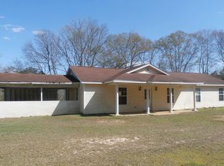 22 N First St, Bay Springs, MS 39422