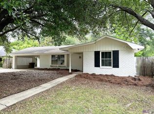 11015 W Robin Hood Dr, Baton Rouge, LA 70815