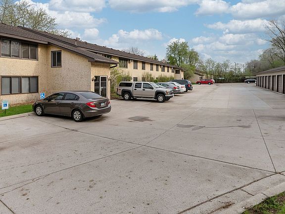 2nd image of 2520 Fairoak Ave #101