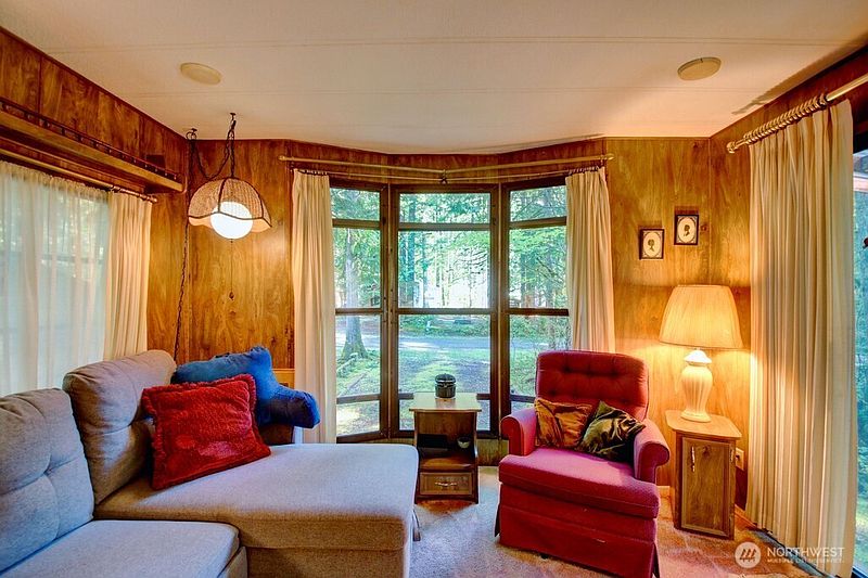 4th image of 5 2 Wilderness Way