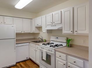 eaves Peabody, Peabody, MA 01960