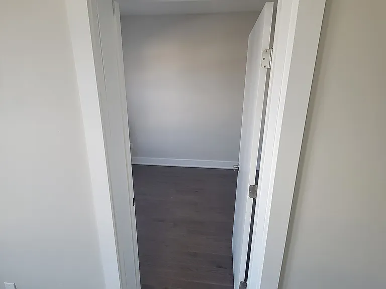 218 Duncan Ave #304 — Photo 3