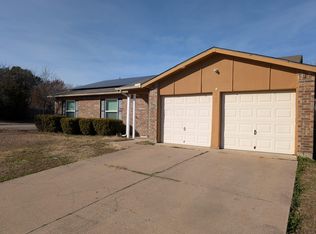 711 Edgemont Pl, Arlington, TX 76017