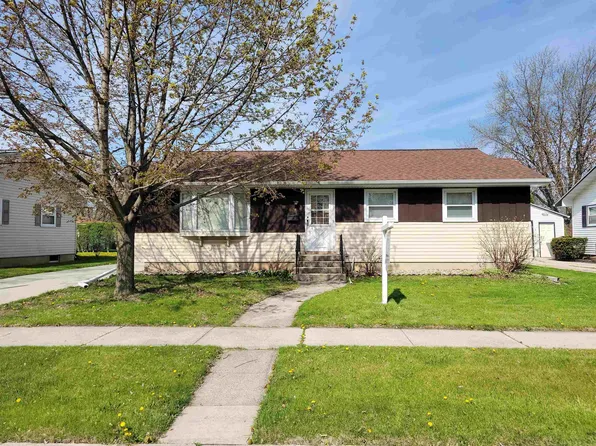 374 Wilson Ave, Fond Du Lac, WI 54935