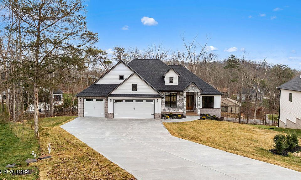 1st image of 412 Elohi Pl