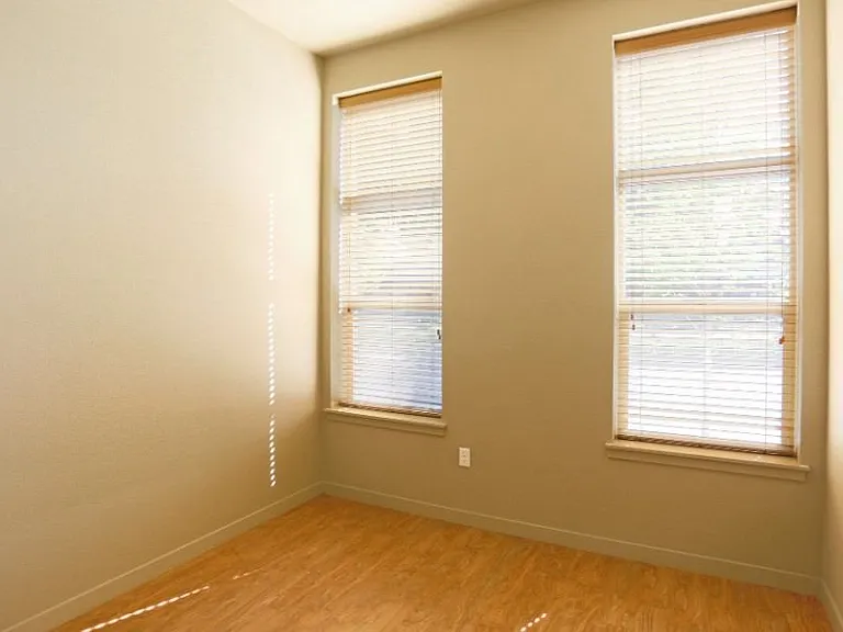 Monroe Street Apartments — Photo 12