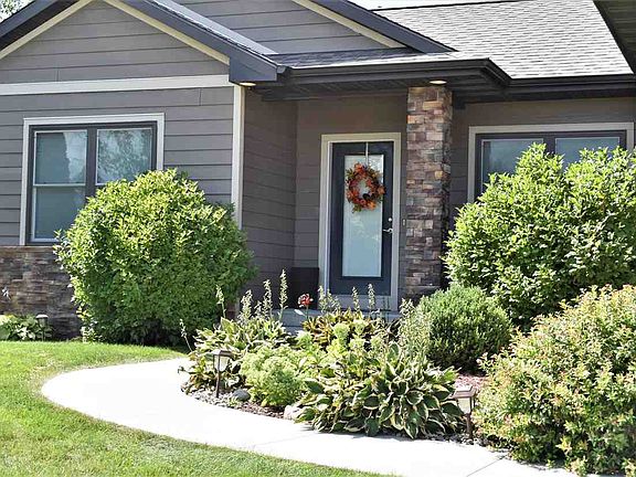 3rd image of 4323 Wedgewood Dr