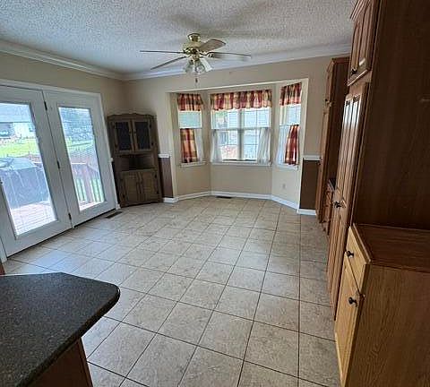 4th image of 147 Charlton Ct
