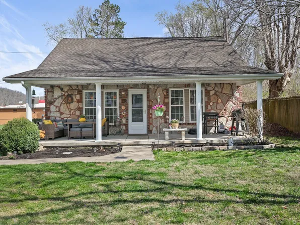 70 Dixon Springs Cir, Dixon Springs, TN 37057