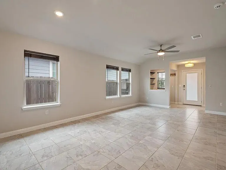 8214 Cottage Rose Dr — Photo 20