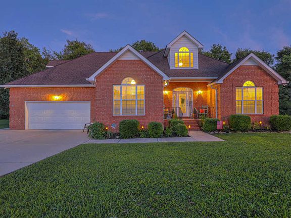 2nd image of 328 Shelby Cir