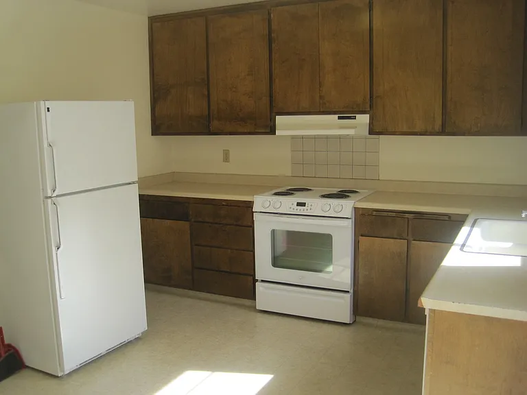 673 Grand Ave — Photo 17