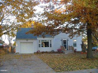 105 W Ida St, Lena, IL 61048