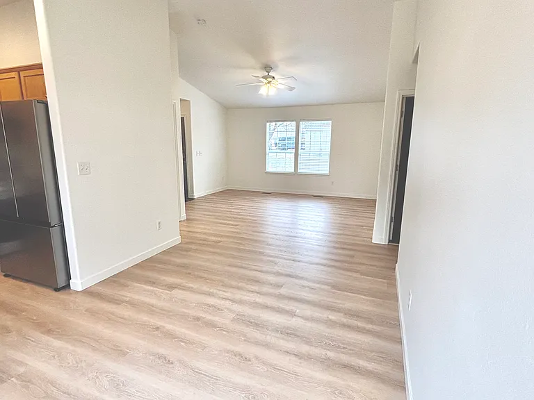 3144 S Virginia Ave — Photo 4