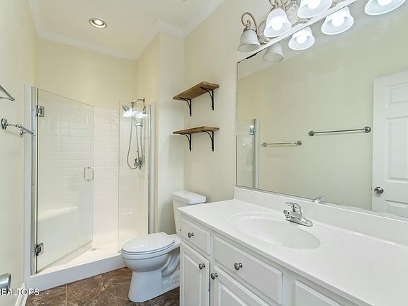 5th image of 10732 Prince Albert Way