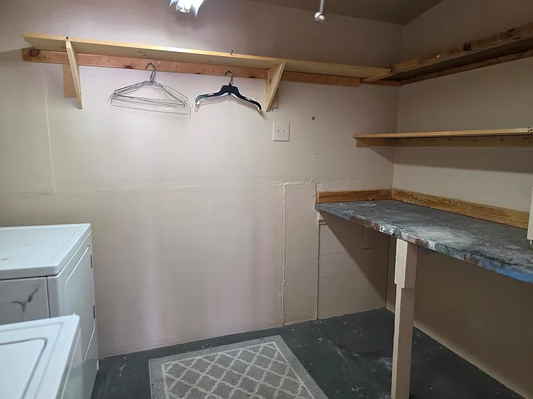 240 E La Huerta — Photo 28