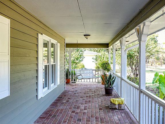 3rd image of 3010 Woodsprings Rd