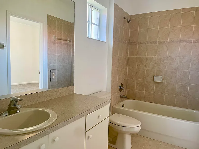 5156 SE Mariner Garden Cir — Photo 9