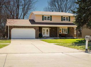 2485 Crow Creek Rd, Bettendorf, IA 52722