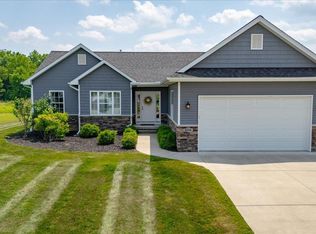 5606 Chatham Ln, Grand Blanc, MI 48439