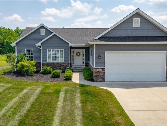5606 Chatham Ln, Grand Blanc, MI 48439