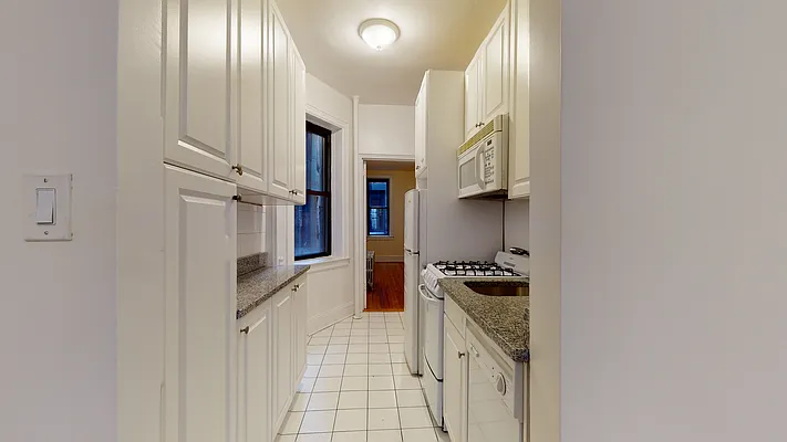 Rented by Bond New York | media 7