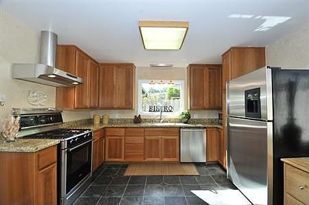 3rd image of 2408 Dekoven Ave