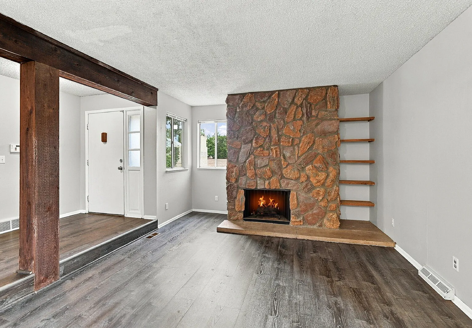 2 bed, 2.0 bath, 1098 sqft, $2,079 — Photo 4