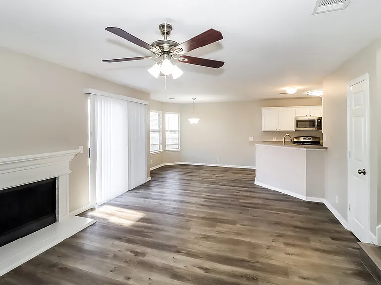 21013 Godolophin Ct — Photo 4
