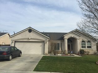 980 Evergreen Ave, Lemoore, CA 93245