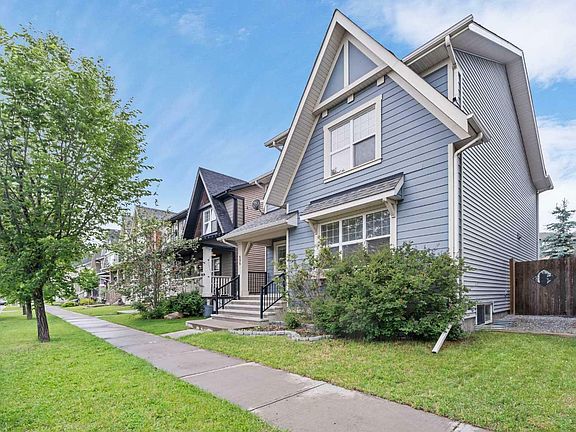 3rd image of 695 New Brighton Dr SE