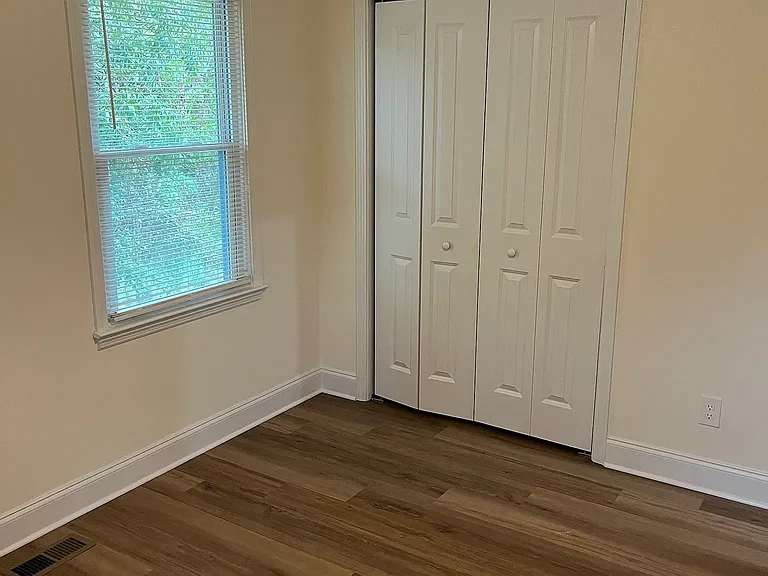320 Camfield Ct SW — Photo 9
