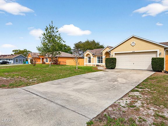5th image of 2948 N Huron Dr