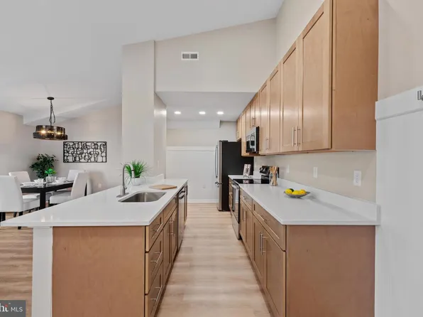 1102 Castle Harbour Way Unit 3D, Glen Burnie, MD 21060