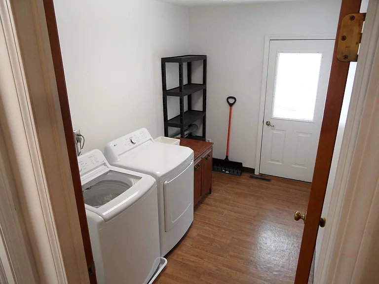 921 Onondaga St — Photo 18