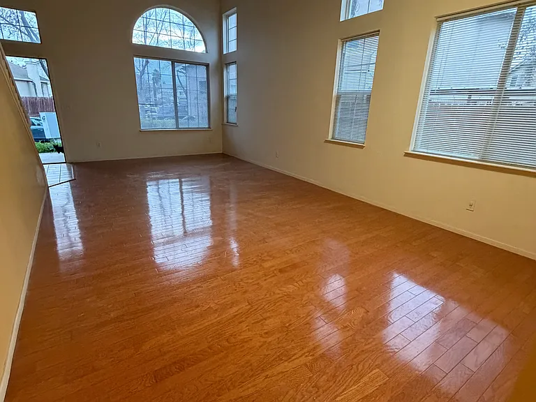 1220 King Loop — Photo 2