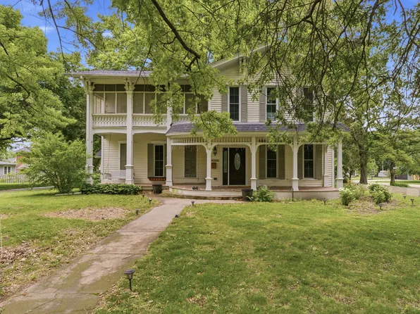 708 S College Ave, Aledo, IL 61231