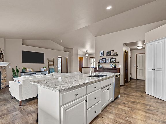 5th image of 3434 Tulip Trl