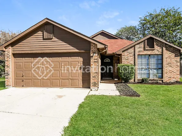 4245 Periwinkle Dr, Fort Worth, TX 76137