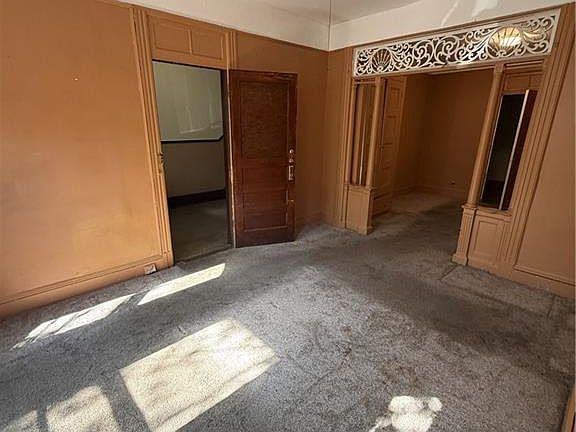 3rd image of 175 Chestnut St