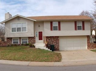 16 Spencers Xing, Saint Peters, MO