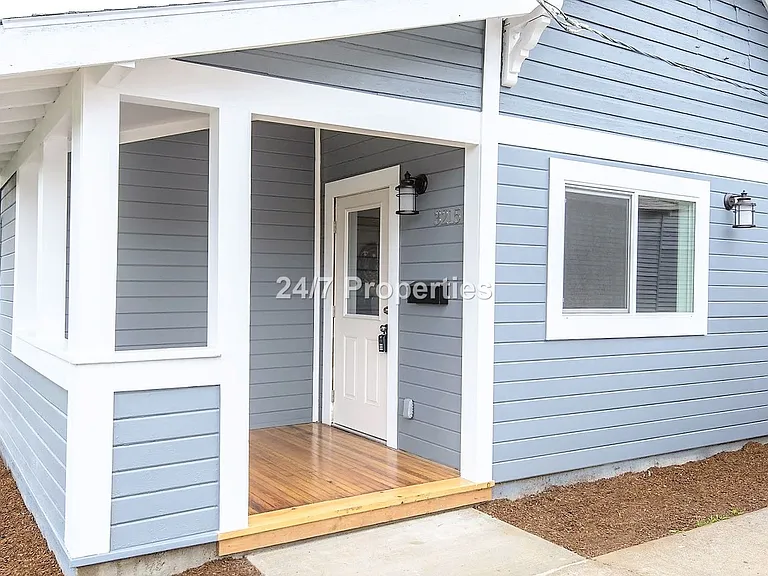 3215 NE 73rd Ave — Photo 2