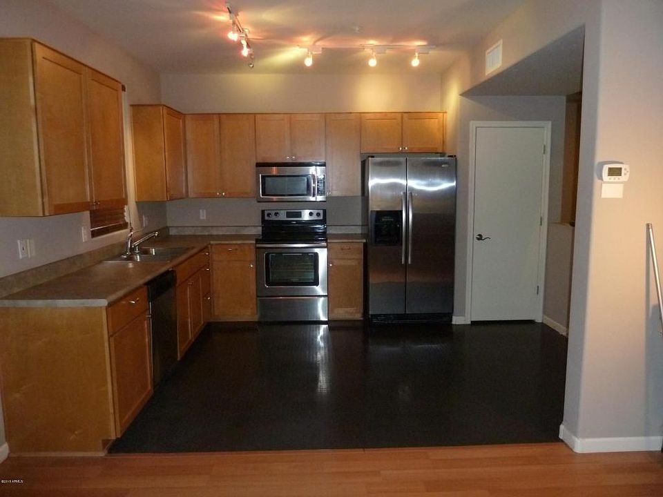 1st image of 706 E Washington St APT 115