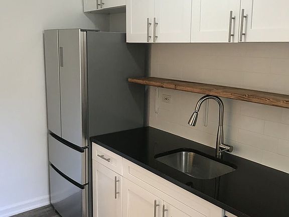 3rd image of 543 E 21st St APT B3