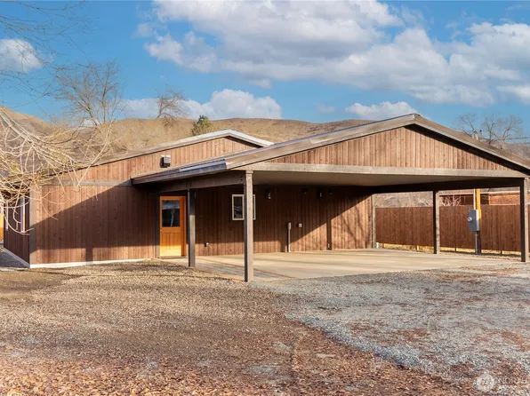 1110 Riverside Avenue, Twisp, WA 98856