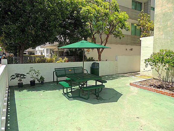 3rd image of 1732 Meridian Ave APT 601